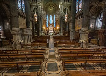 Basilique Notre-Dame de Fourvière image 2 Meilleurs Lieux À Visiter à Lyon Basilique Notre-Dame de Fourvière image 2