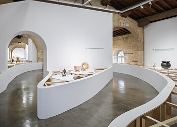 Capc Musée d'art contemporain de Bordeaux image 3 Meilleurs Lieux À Visiter à Bordeaux Capc Musée d'art contemporain de Bordeaux image 3