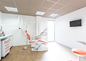 Dr André Guigue - VILLAGE SANTÉ image 3 Marseille Dentists Dr André Guigue - VILLAGE SANTÉ image 3