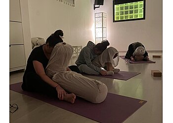 Emilie Velez image 2 Meilleurs Cours de yoga à Dijon Emilie Velez image 2