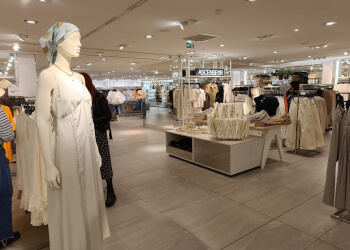 H&M Paris image 2 Paris Clothing Stores H&M Paris image 2