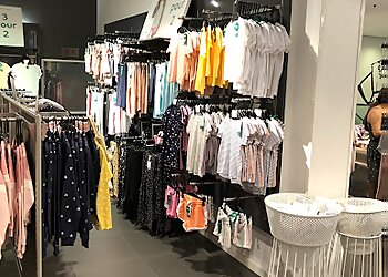 H&M Montpellier image 3 Meilleurs Magasins De Vêtements à Montpellier H&M Montpellier image 3