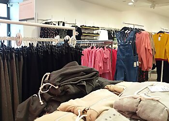 H&M Nantes image 3 Meilleurs Magasins De Vêtements à Nantes H&M Nantes image 3