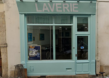 Paris  Laverie Laundromat Ma Pince Linge Place Des Vosges
