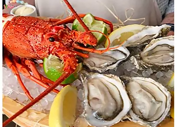 Le Roy René image 1 Meilleurs Restaurants De Fruits De Mer à Marseille Le Roy René image 1