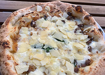 Nice Pizza Places Les Amoureux image 1