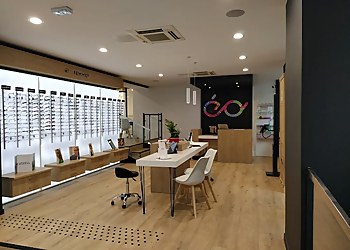 MANEO OPTICIANS Angers image 2 Angers Opticians MANEO OPTICIANS Angers image 2