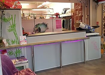 Pink Pressing image 2 Toulon Laundry Services Pink Pressing image 2