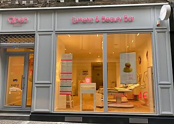 Saint-Étienne Beauty Salons QIPAO image 1