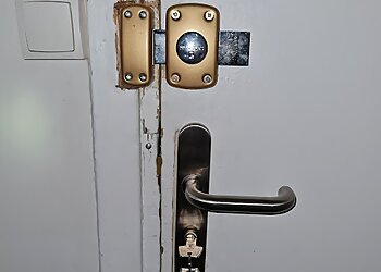 Serrurerie Solutions Multiservices image 2 Toulon Locksmiths Serrurerie Solutions Multiservices image 2