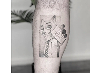 Le Havre Tattoo Shops Three Lines Studio image 1