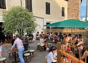 Tiffany's Pub Rennes image 2 Rennes Bars Tiffany's Pub Rennes image 2