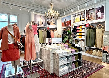 UNIQLO Paris image 2 Paris Clothing Stores UNIQLO Paris image 2