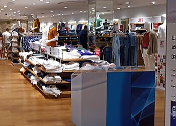 UNIQLO TOULOUSE image 3 Meilleurs Magasins De Vêtements à Toulouse UNIQLO TOULOUSE image 3