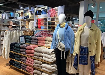 Uniqlo image 2 Meilleurs Magasins De Vêtements à Lyon Uniqlo image 2